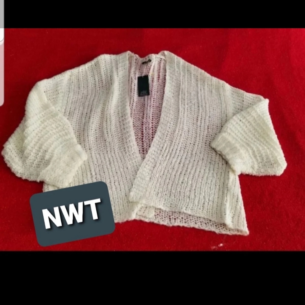 NWT, Ladies White Knitted Sweater